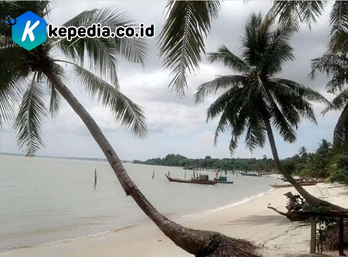 Pantai Tanjung Melolo: Permata Tersembunyi di Pesisir Kabupaten Karimun