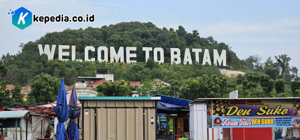 Bukit Welcome to Batam: Menikmati Panorama Pulau Batam yang Menakjubkan