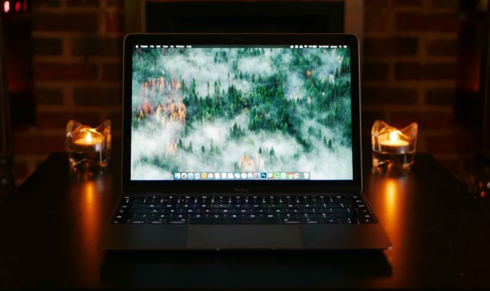 Macbook layar